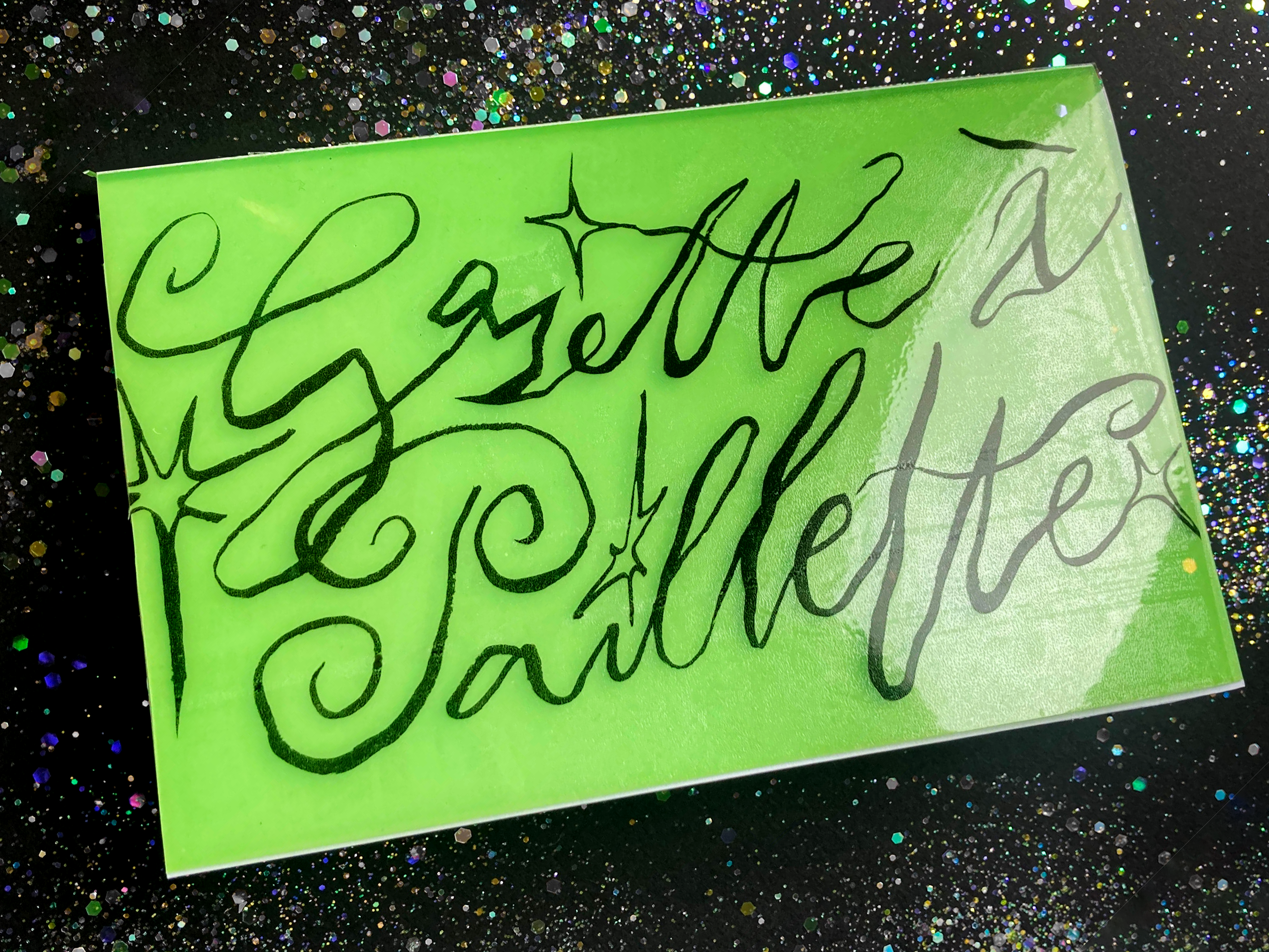 Gazette à paillettes détail